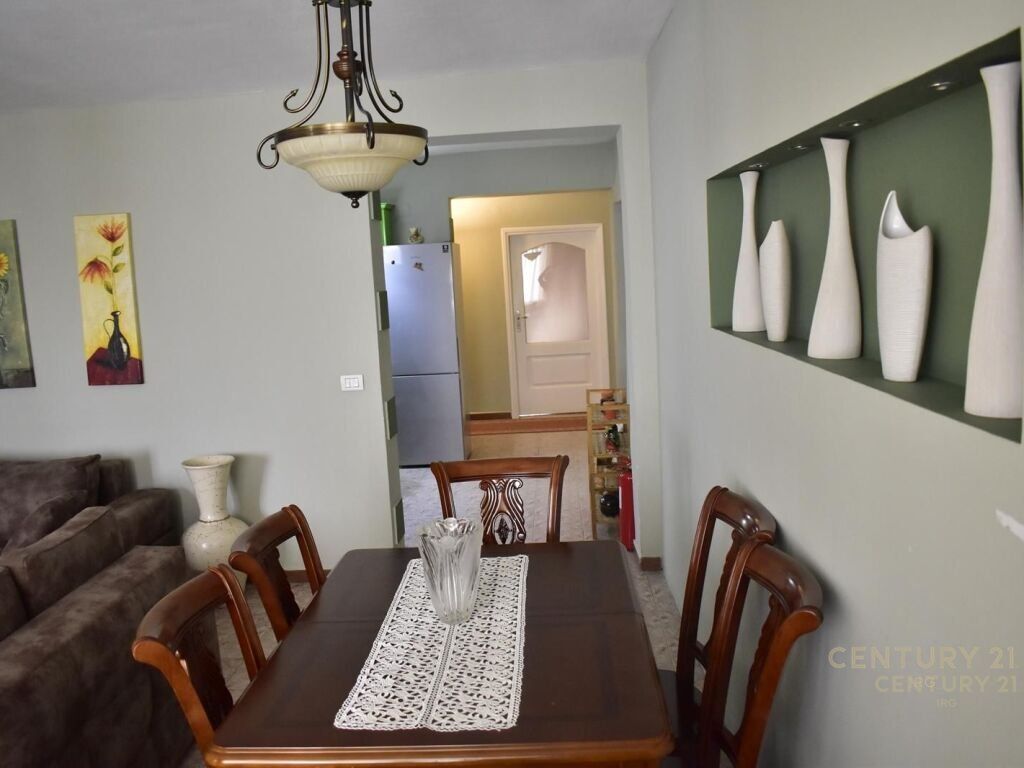 APPARTAMENTO 2+1 IN AFFITTO, PIAZZA SKËNDERBEJ - CENTRO. IRG143115