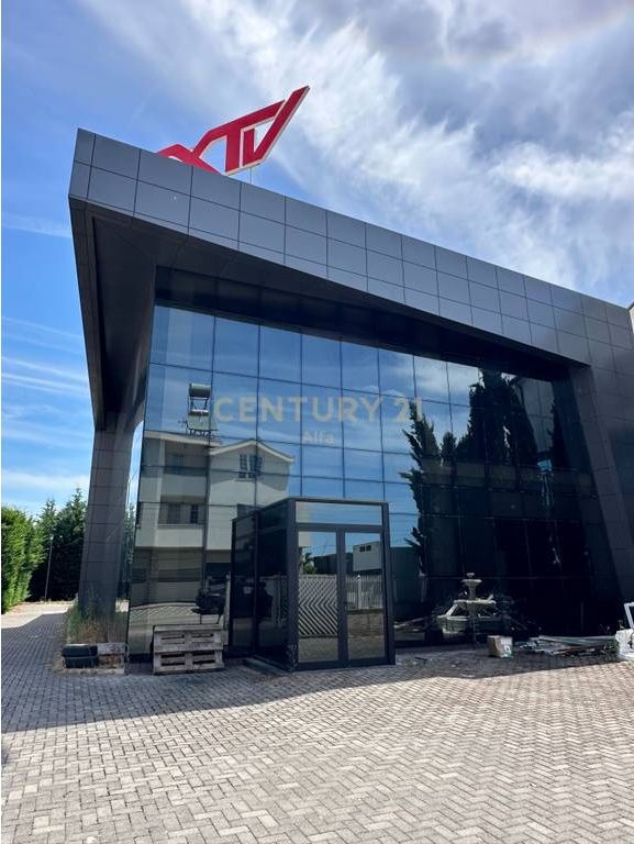 Locale commerciale in affitto su 3 piani a Kamëz – ideale per diverse attività !! ALFA143105