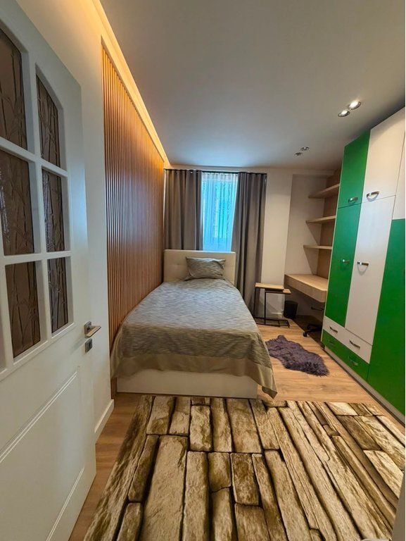 Qera, Apartament 3+1+2, Myslym Shyri, Tirane.