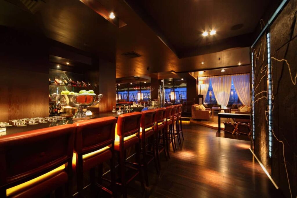 Shitet, Ambient + Biznesi Lounge Bar, Unaza e Re.