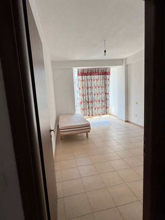 Apartament 2+1 për shitje Astir pranë bar Bohem