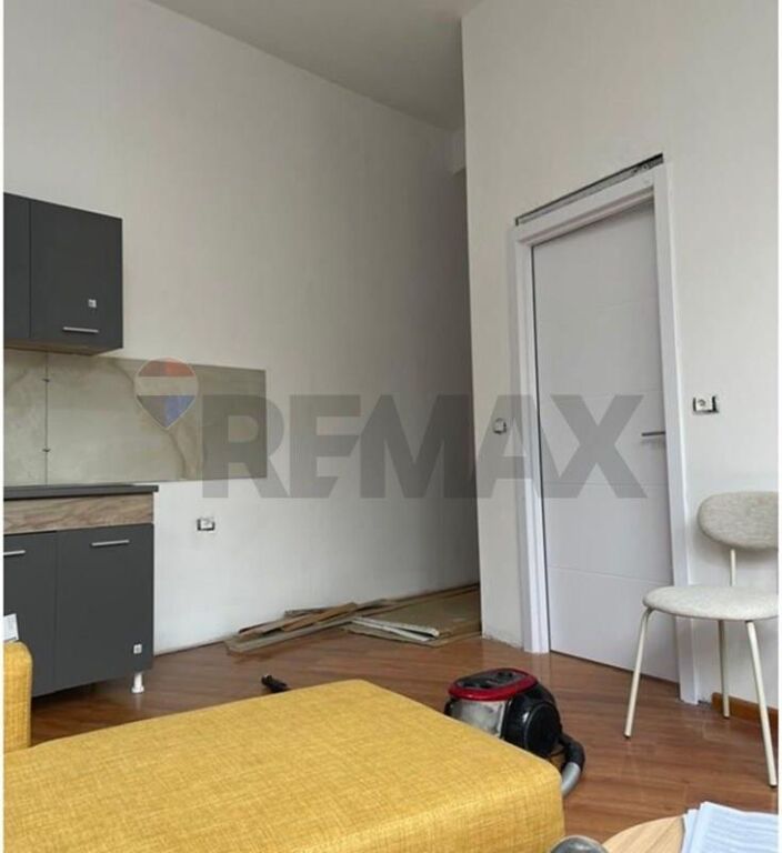 Jepet me qera apartament 1+1 tek Liqeni i Thate