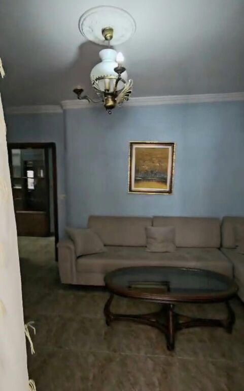 Jepet Me Qera Apartament 1+1
