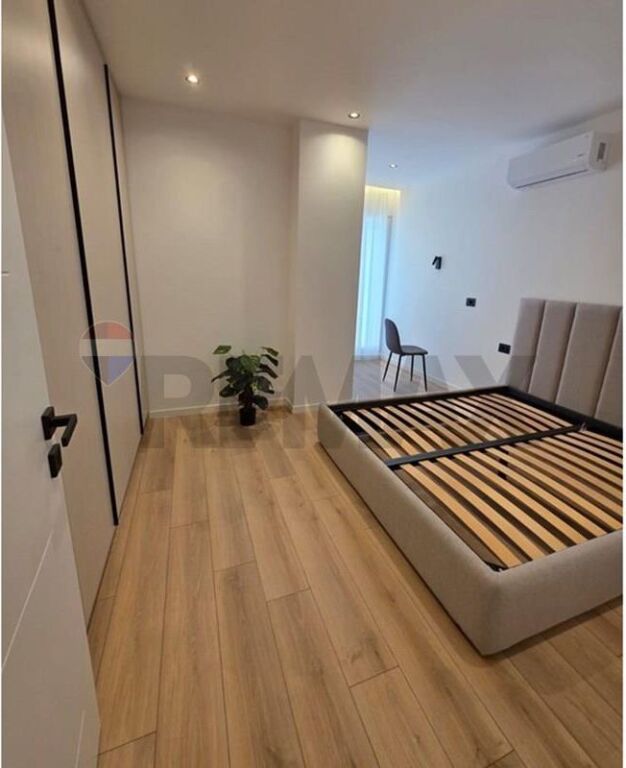 Shitet Apartament 2+1,Liqeni i thate
