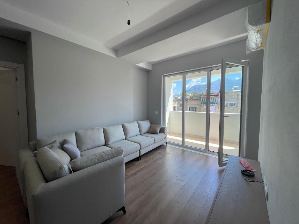 Apartment 2+1 for rent United School !