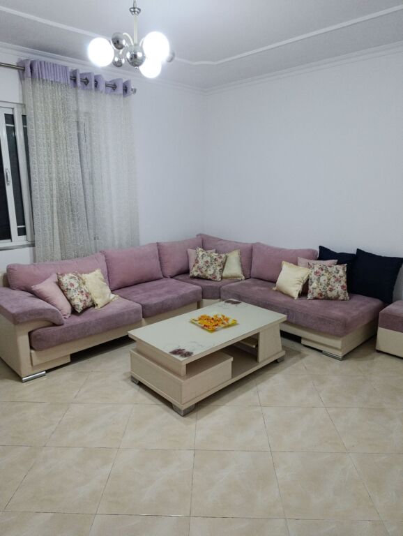 Qera | Shtëpi private 2 + 1 + P | Rruga Ramë Sadria | 400 €/muaj
