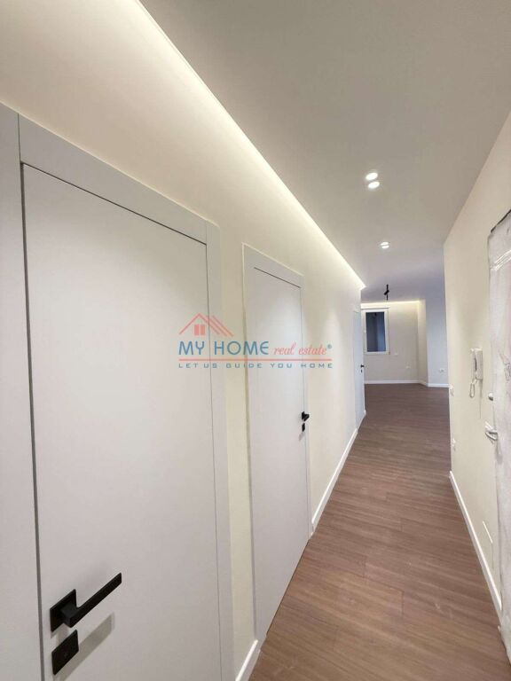 Apartment 2+1+Parking Space for sale near the New Maternity Hospital in Tirana