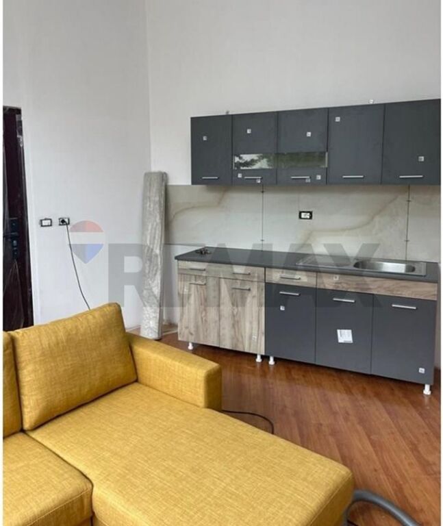 Jepet me qera apartament 1+1 tek Liqeni i Thate