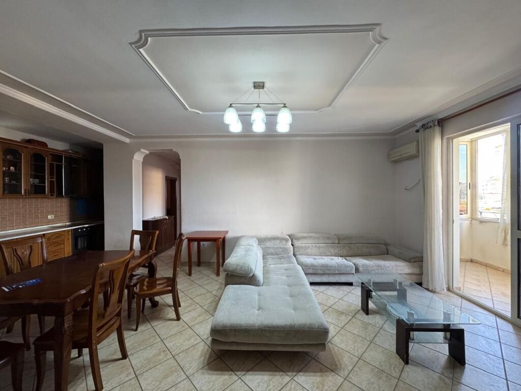 Apartament 3+1 për Shitje pranë Shkollës së Baletit!

