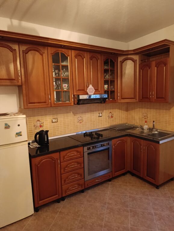 Qera | Shtëpi private 2 + 1 + P | Rruga Ramë Sadria | 400 €/muaj
