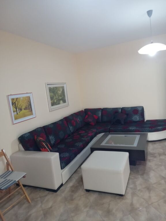 🏡APPARTAMENTO 2+1 IN AFFITTO A LUNGO TERMINE – RIVIERA, VLORA‼️