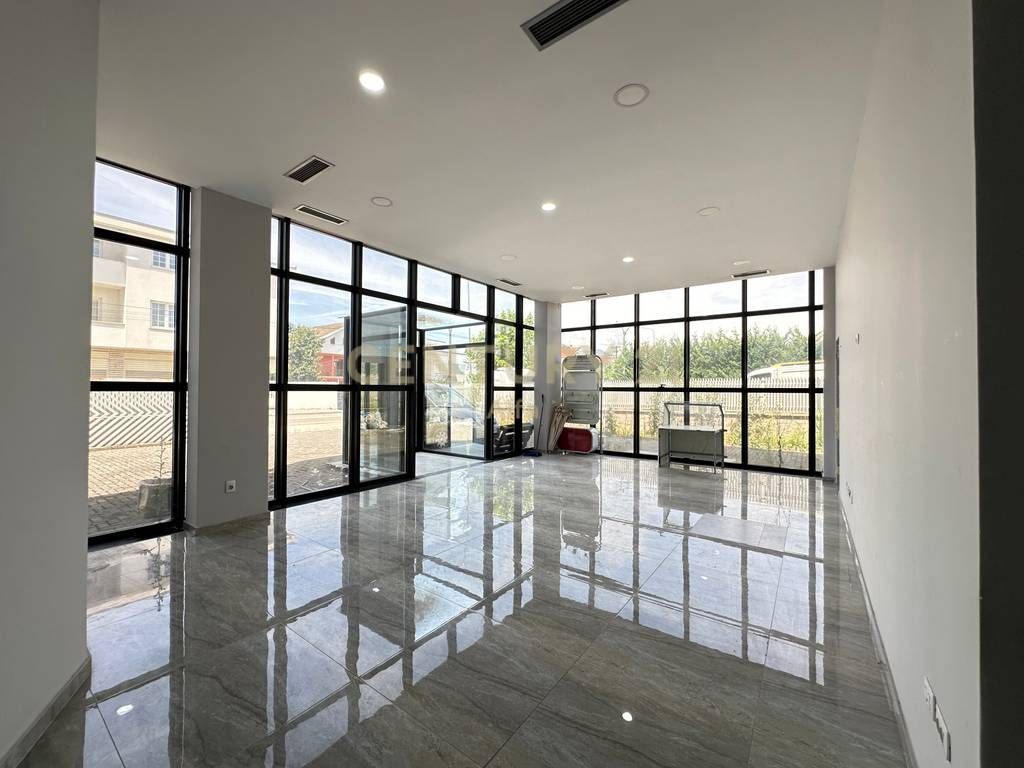 Locale commerciale in affitto su 3 piani a Kamëz – ideale per diverse attività !! ALFA143105
