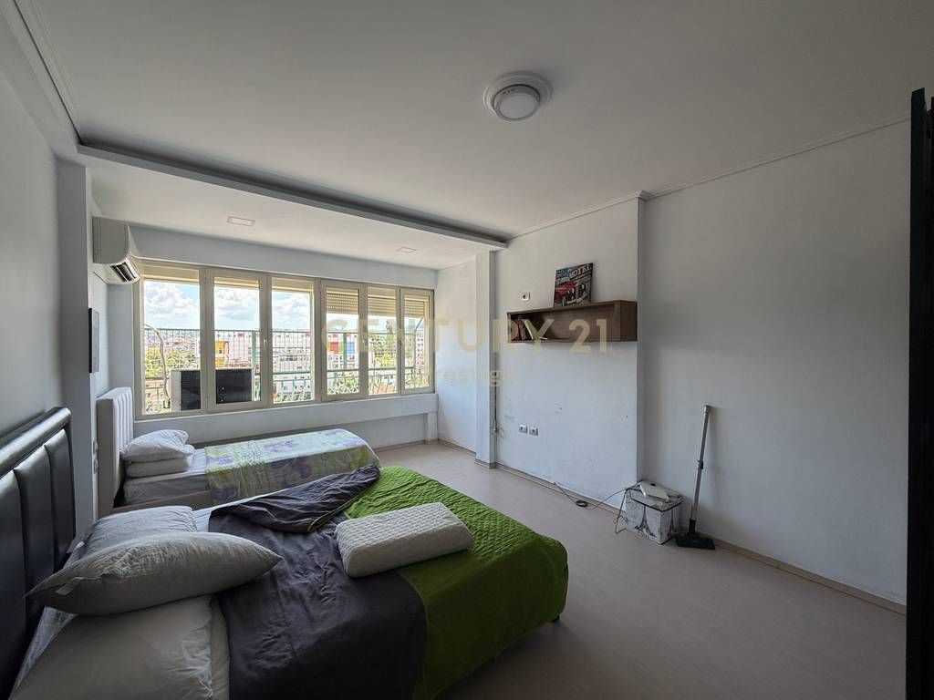 🏡 2+1+2 for sale near the Electric Market!