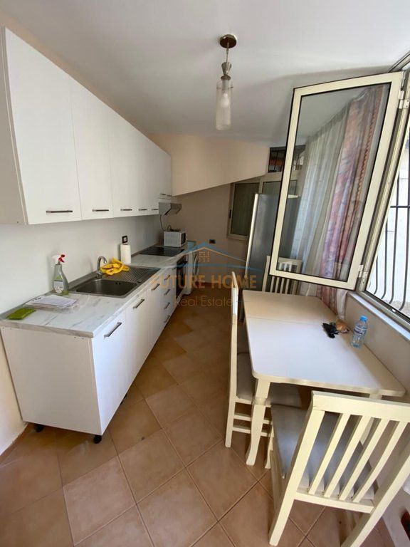 Jap me Qera, Apartament 2+1, Rruga Hoxha Tahsim