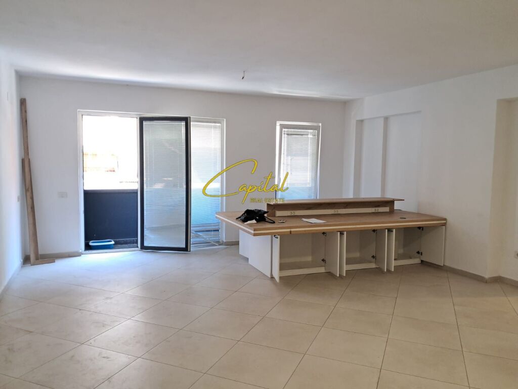UFFICIO IN AFFITTO 93 M2 VIA MINE PEZA 70.000 LEKE