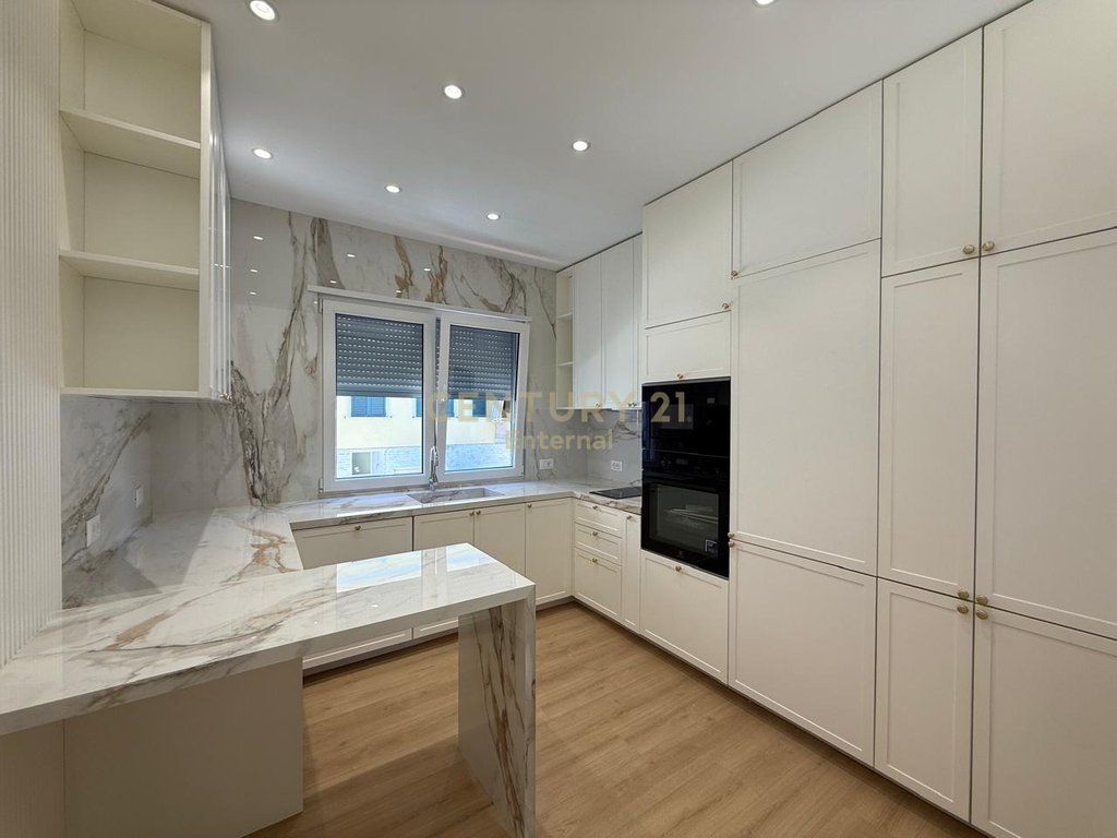 🏡 Appartamento moderno 2+1+2 vicino al Lago Vuoto, nella zona di Radisson!
