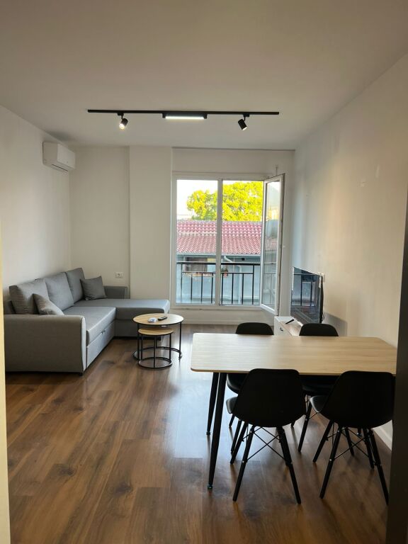 Qera | Apartament 1 + 1 | Shkolla e Bashkuar | 500 €/muaj