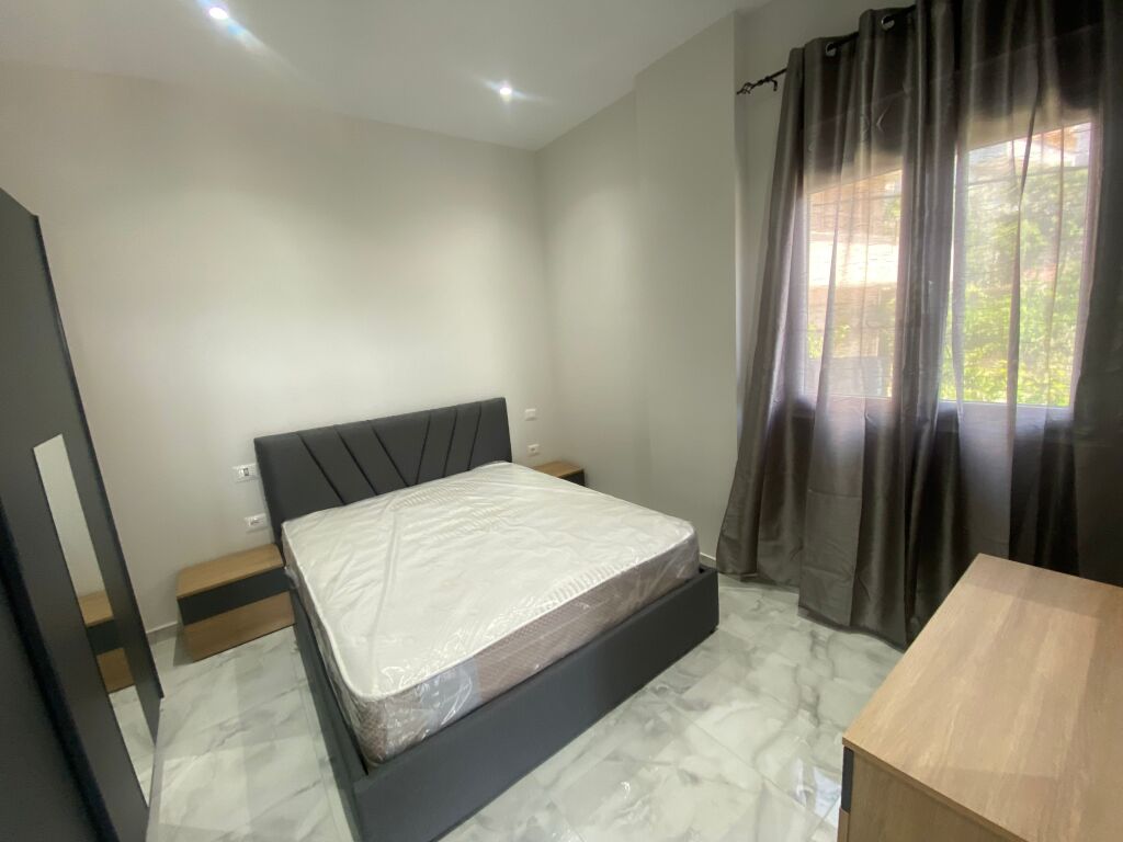 Apartament 1+1+ parkim per qera Kodra e Priftit !