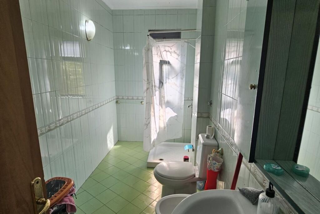 Prane Pallatit Me Shigjeta Shitet Apartament 1+1 Me Planimetri Te Rregullt! 117,000€ Shitje