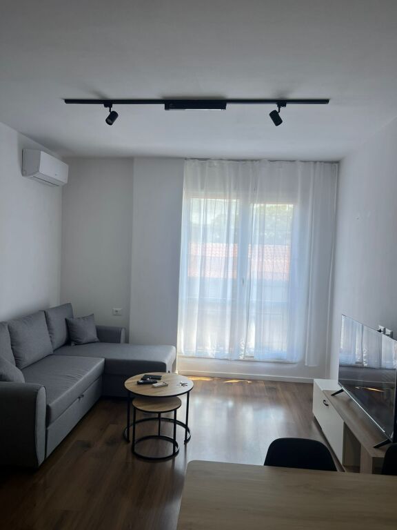 Qera | Apartament 1 + 1 | Shkolla e Bashkuar | 500 €/muaj