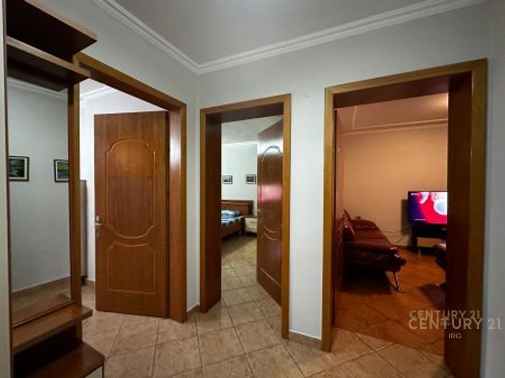 Shitet apartament 2+1+2 Tualete + Depo tek Vasil Shanto! IRG143187