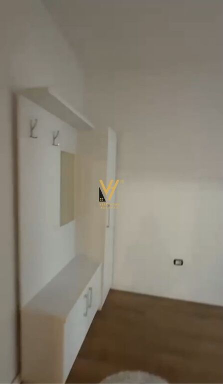 JEPET APARTAMENT 2+1+BLK ME QERA NE PASKUQAN 40.000 LEKE