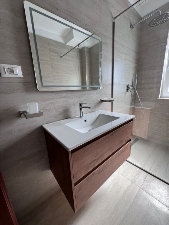 Jepet me qira apartament 2+1