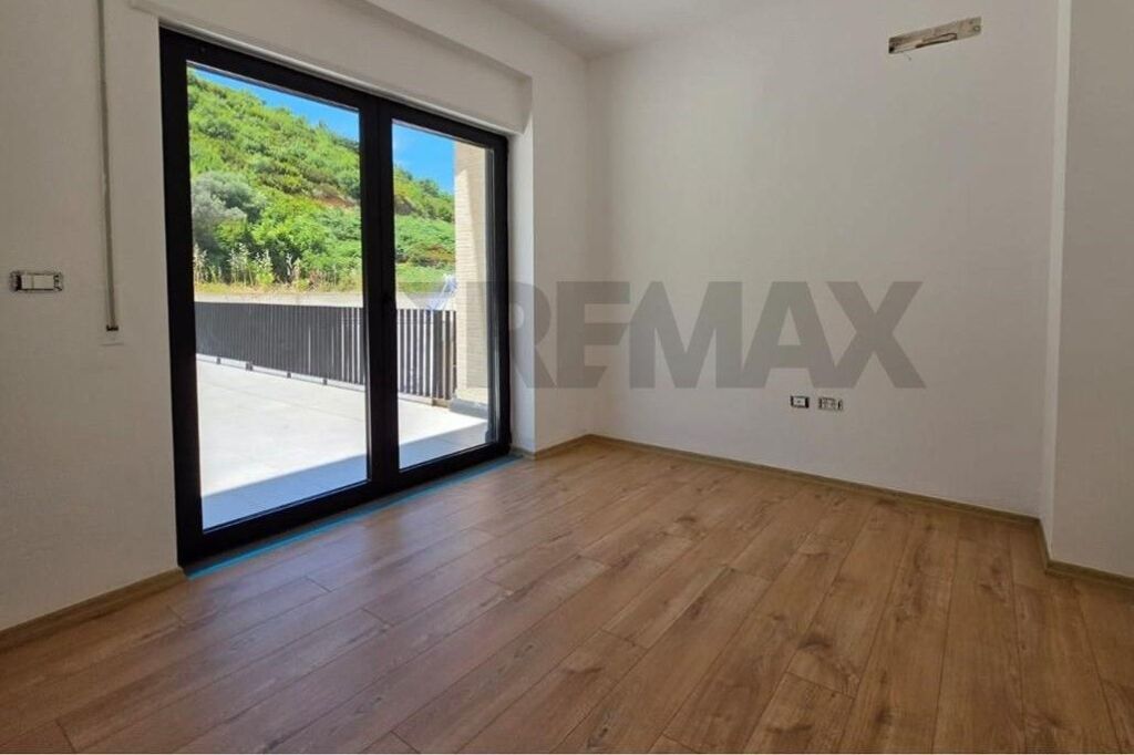Shitet apartament 3+1 Kodra e Diellit 2