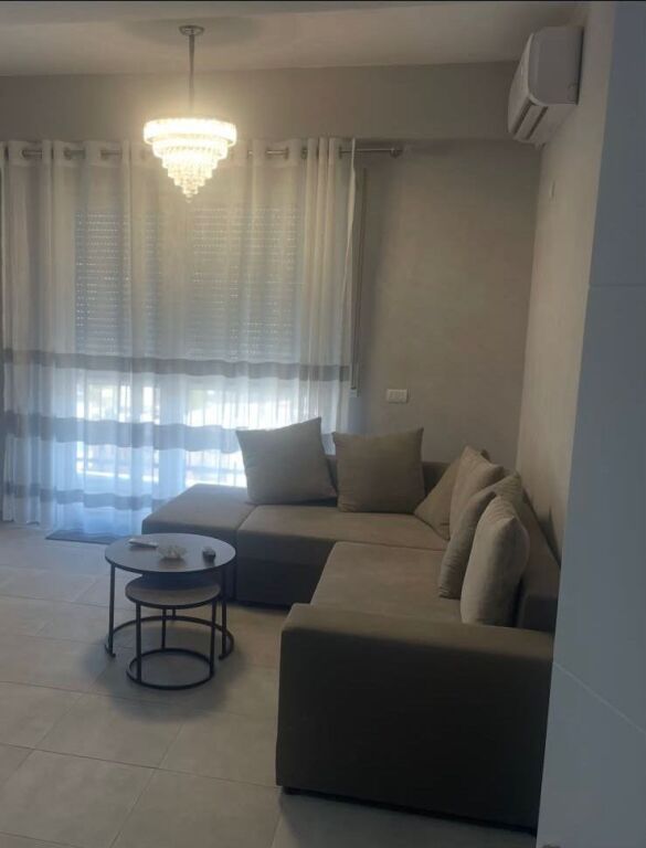 🏠 Jepet me qera apartament 2+1+2 në Brryl + Parking  📍 Pranë Shkollës Niket Dardani 💰 70.000 Lekë/muaj me post parkimi 💰 65.000 Lekë/muaj pa post parkimi