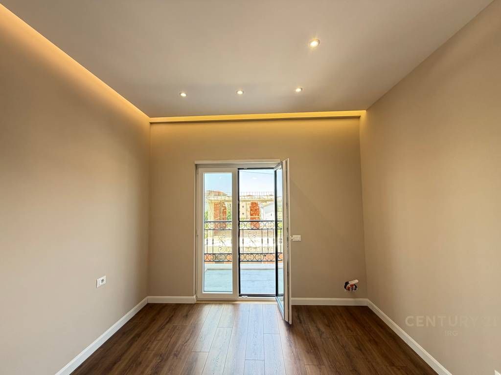 SHESIM APARTAMENT 1+1 tek "PORTA E RE" NË SAUK
