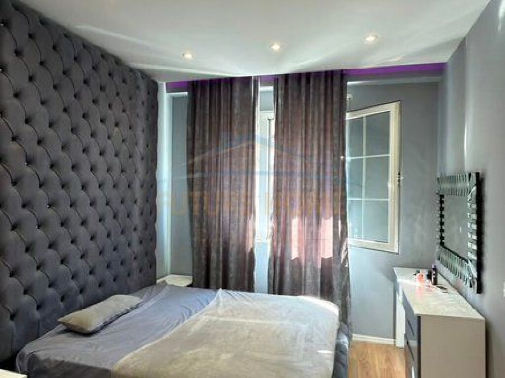 Shitet Apartament 2+1+2 , Kamëz, Tiranë.