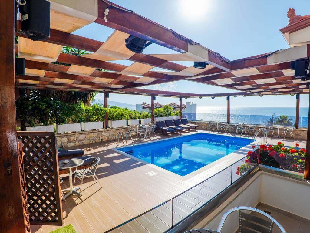 Hotel in vendita a Saranda – Opportunità unica di investimento vicino al mare