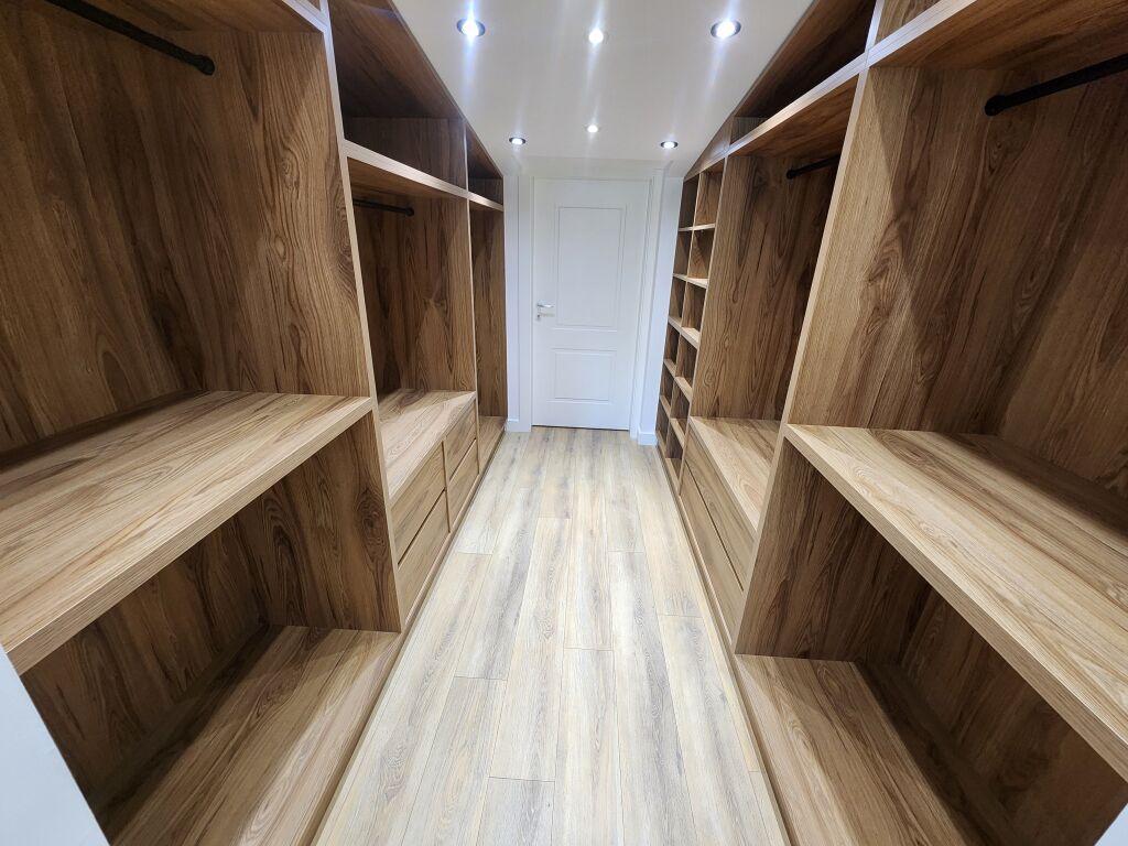 Super Duplex 4+1+3, Liqeni i Thate
