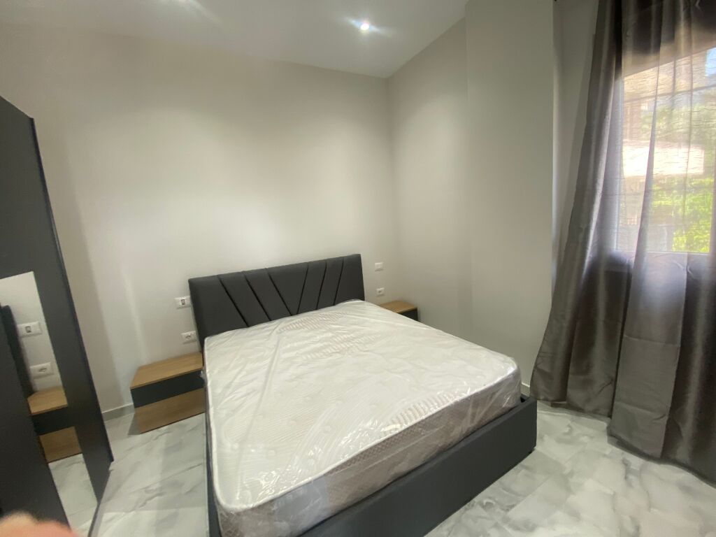 Apartament 1+1+ parkim per qera Kodra e Priftit !