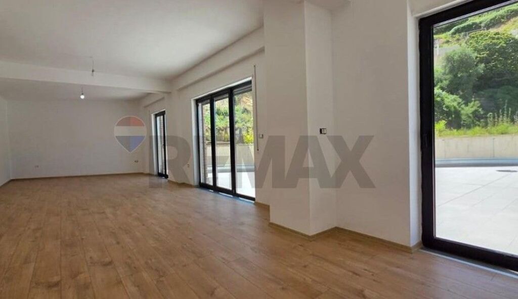 Shitet apartament 3+1 Kodra e Diellit 2