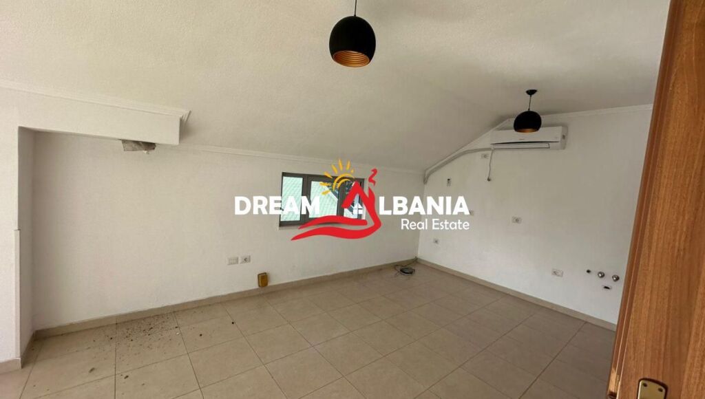 Jepet me qera Vile 3 kateshe tek Vilat Gjermane prane rruges se Elbasanit (ID 4251286)