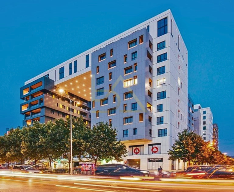 Shitet Apartament 3+1 + 2 Poste Parkimi – Square 21, Tiranë