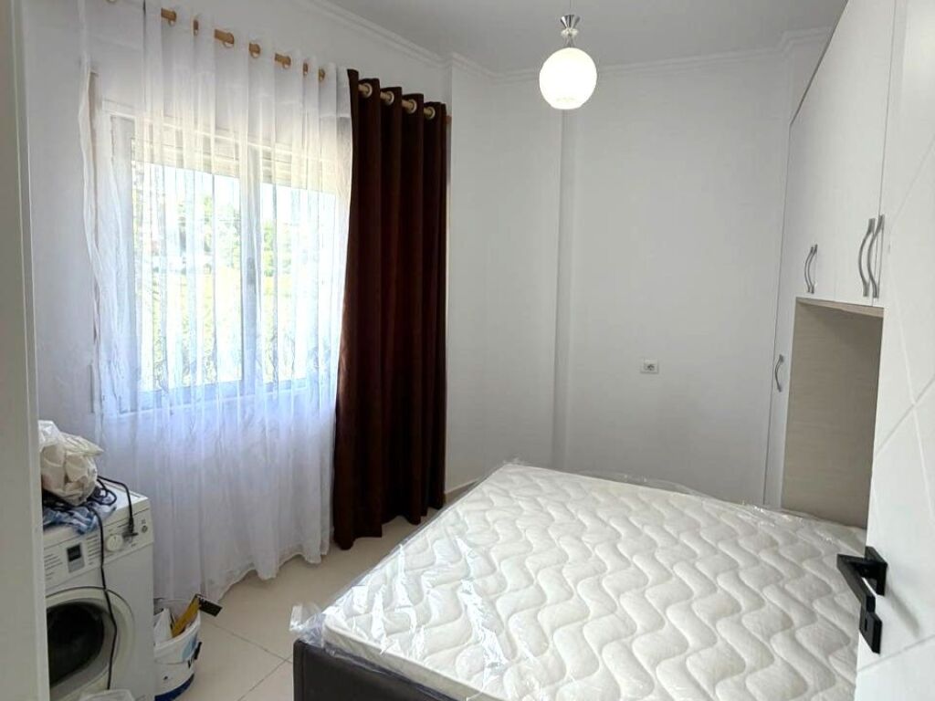 APARTAMENT 1+1 ME QIRA TEK KOPSHTI BOTANIK