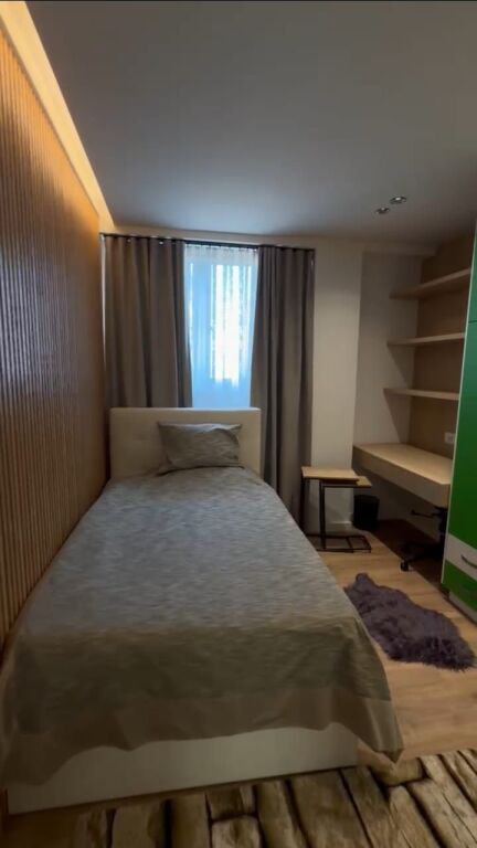 apartament 3+1+2 per qera, ne zonen e Myslym Shyrit.