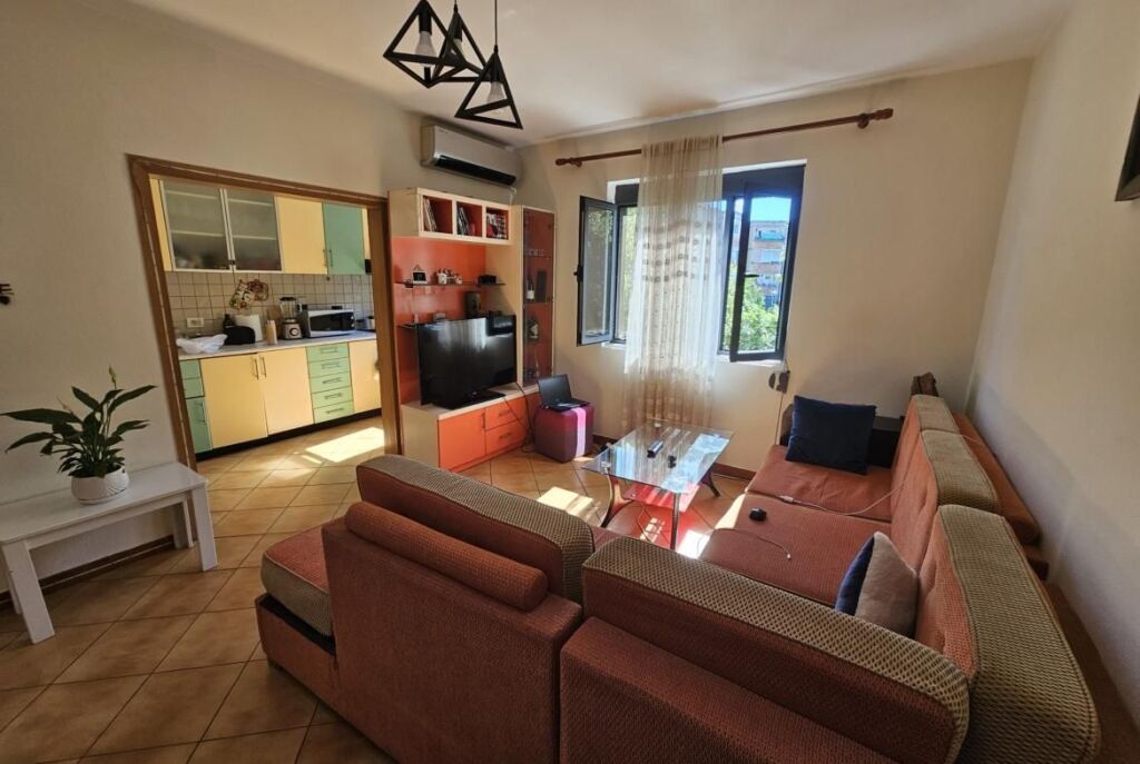 Prane Pallatit Me Shigjeta Shitet Apartament 1+1 Me Planimetri Te Rregullt! 117,000€ Shitje