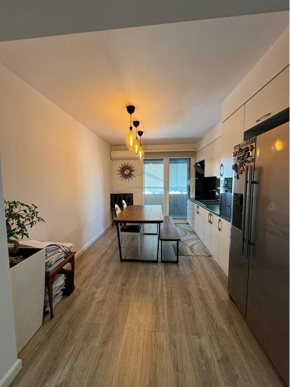 Shitet, Apartament 2+1, Blloku