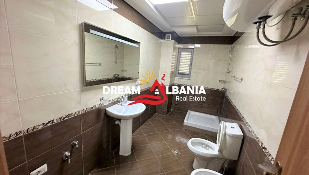 Jepet me qera Vile 3 kateshe tek Vilat Gjermane prane rruges se Elbasanit (ID 4251286)