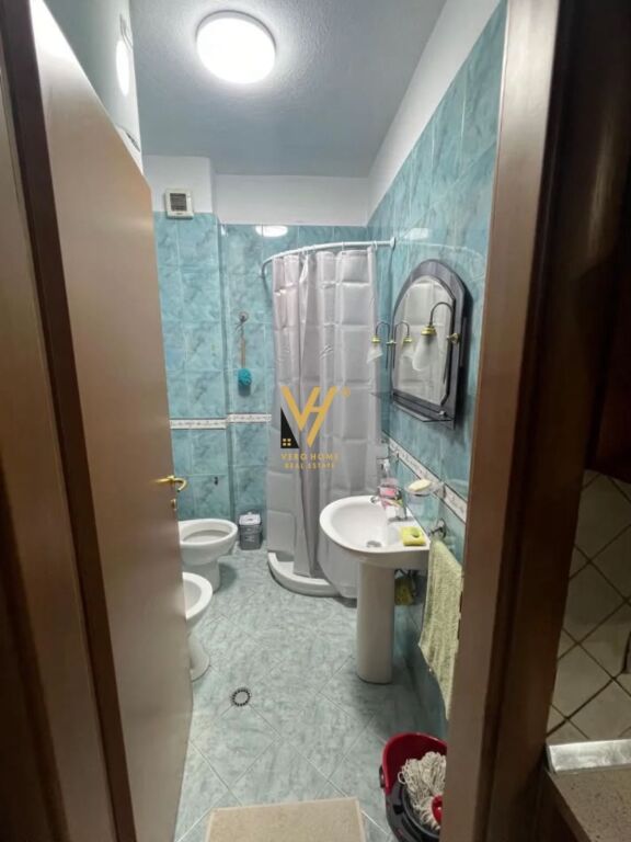 JEPET APARTAMENT 1+1+BLK ME QIRA TE RRUGA FORTUZI 55.000 LEKE