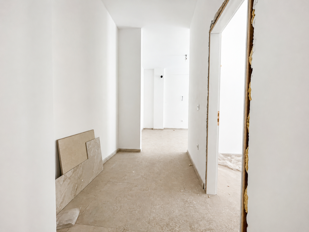 Shitet Apartament 2+1 Kati i 2, Aura