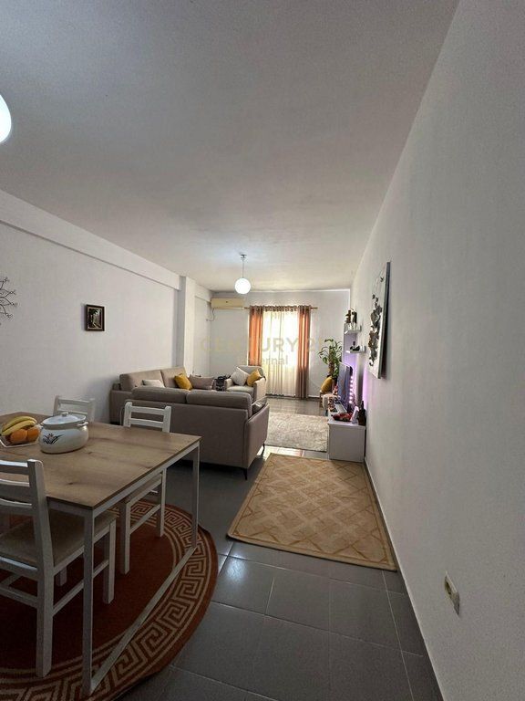 Apartament 2+1 per shitje ne Yzberisht