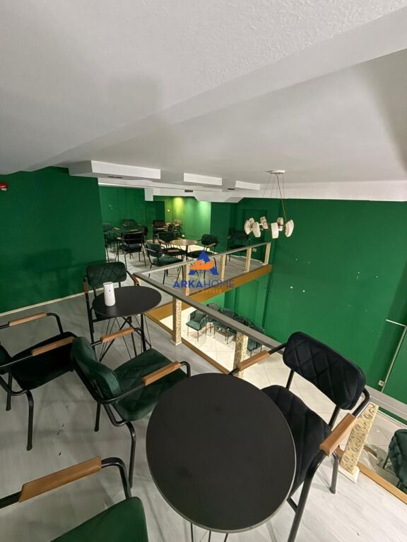JEPET AMBIENT DUPLEX 100M2 ME QERA "PALLATET CABEJ, MISTO MAME" 55.000 LEKE