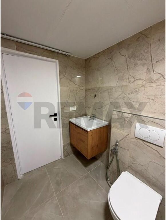 Ambient Duplex me qira te Kompleksi Delijorgji