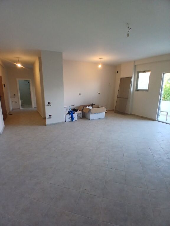 Shitet apartament 2+1+2 pranë Pajtoni Center për vetëm 125 milionë lekë