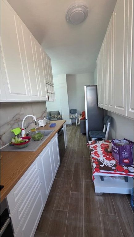 AFFITTASI APPARTAMENTO PRESSO TOWER BRIDGE, OXHAK! Atrium143197