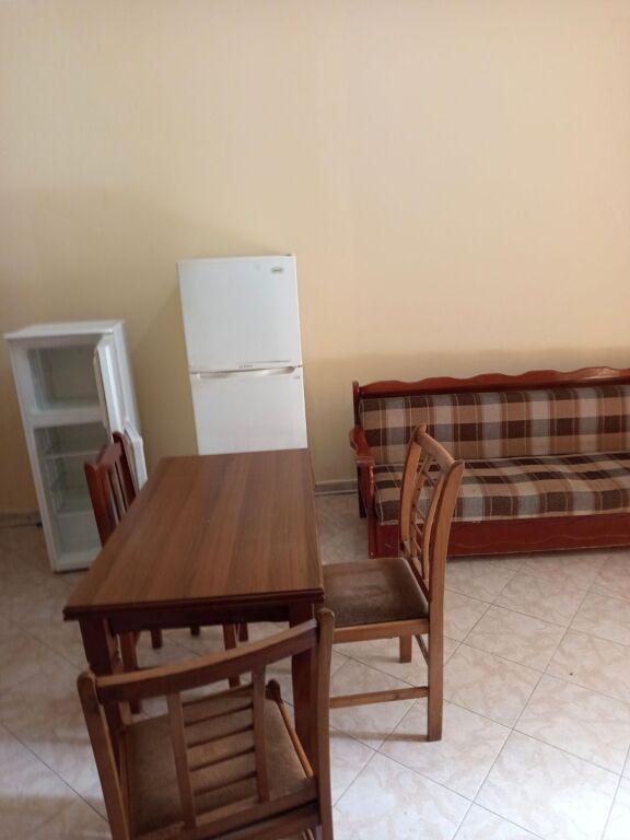 Appartamento 1+1. 20000 leke.Rruga 5 maji